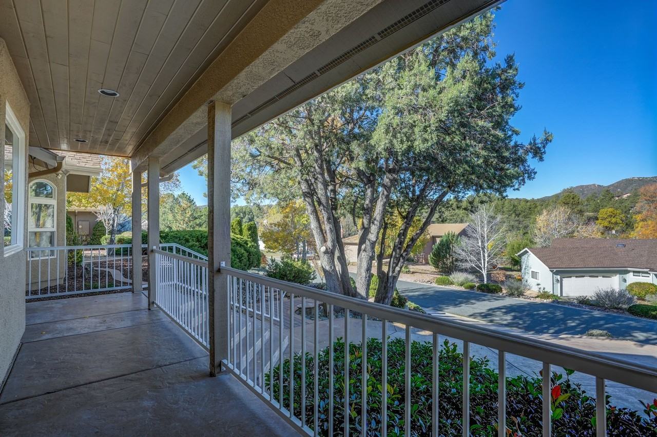 2635 Tolemac Way - Photo 4 of 47