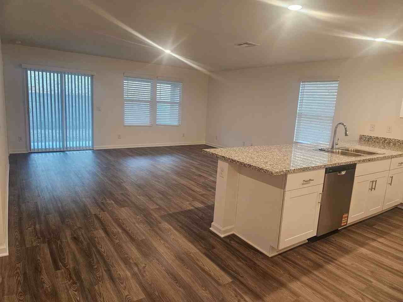 1724 Diablo Dr - Photo 4 of 20