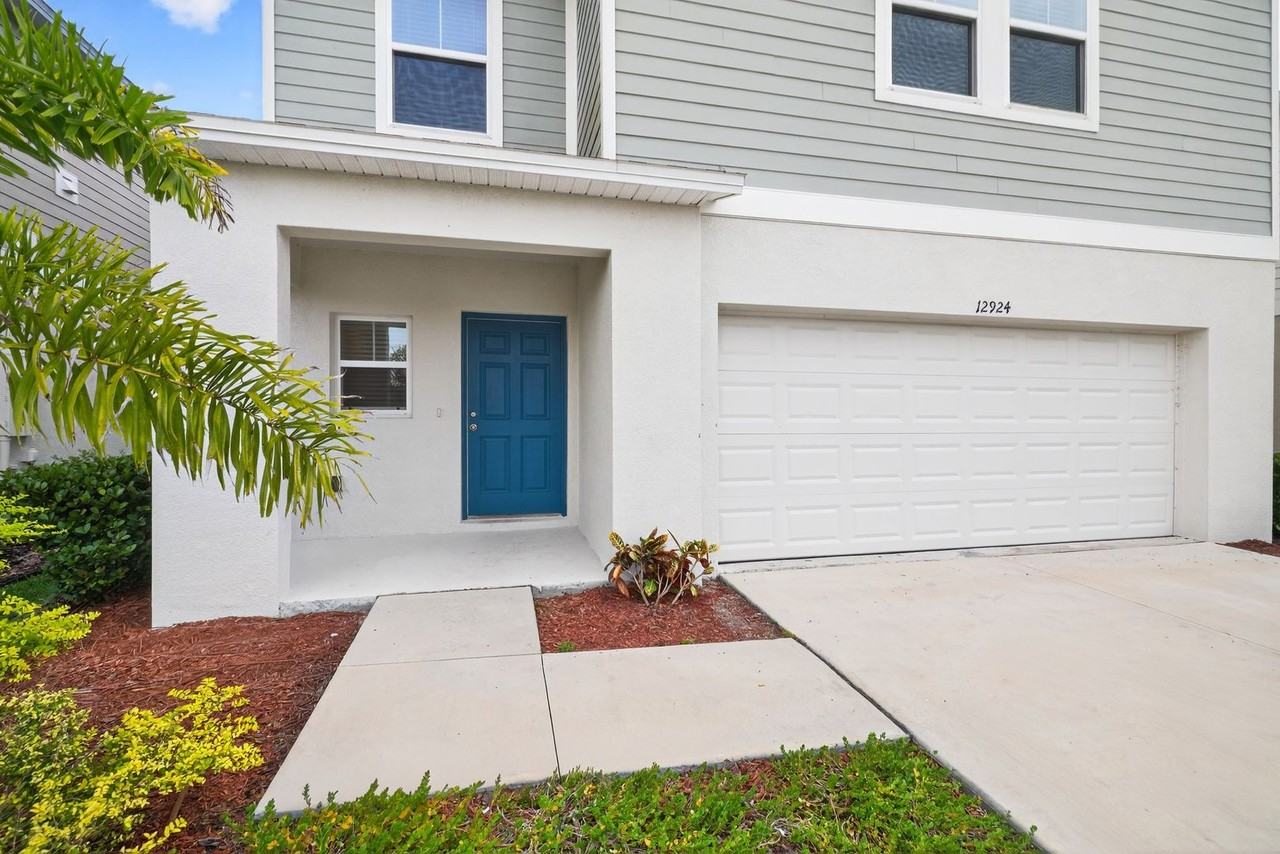 12924 Camarillo Pl - Photo 2 of 35