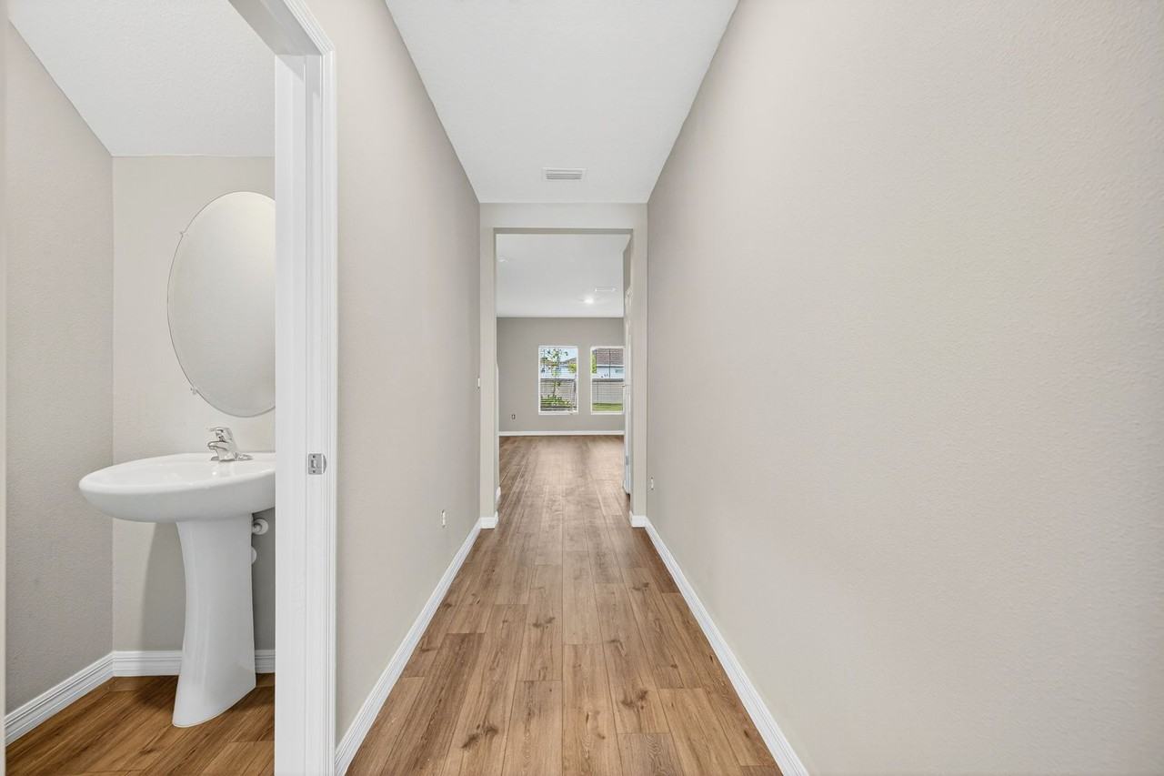 12924 Camarillo Pl - Photo 3 of 35