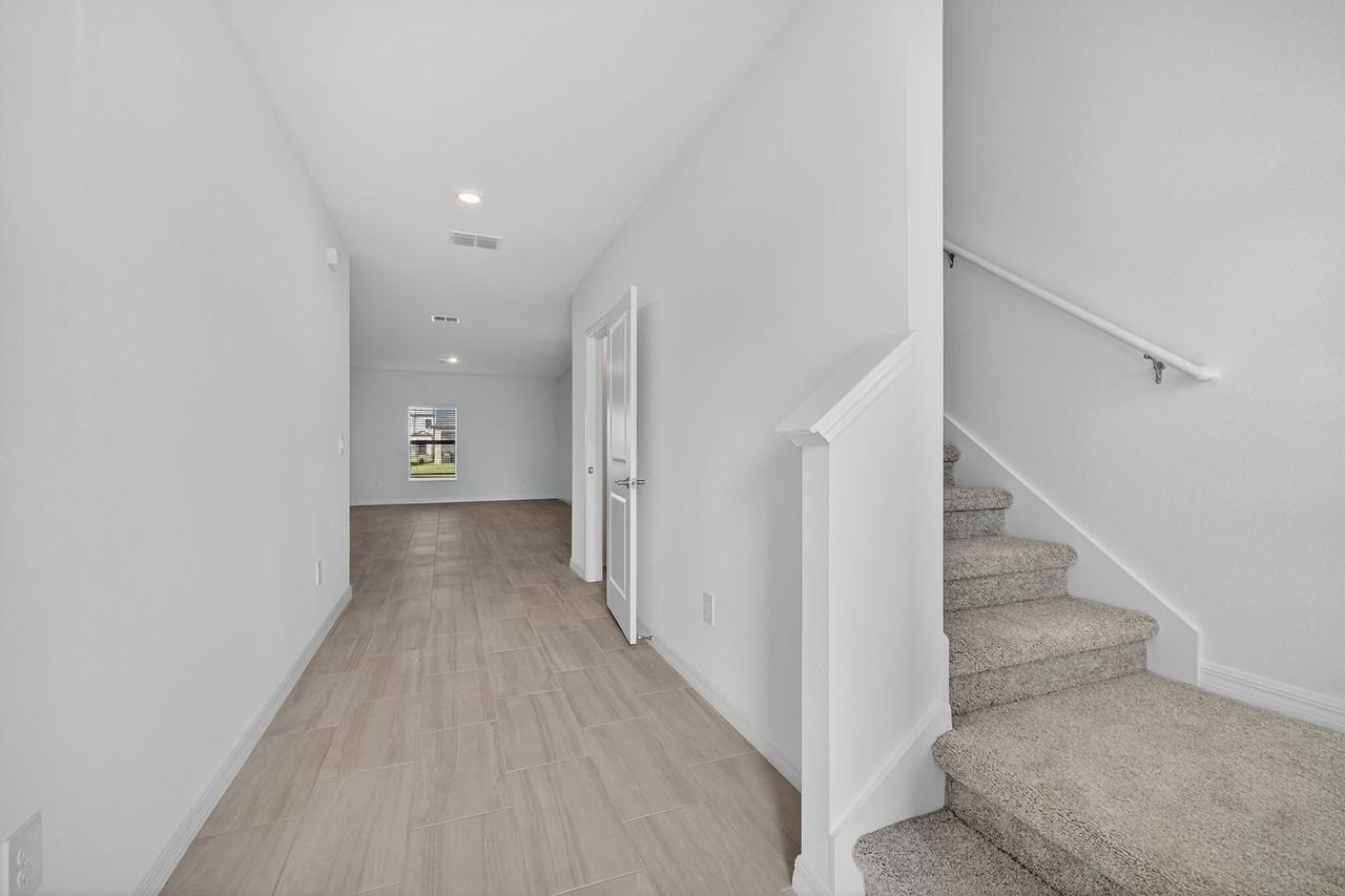 8510 Sea Ray Run - Photo 6 of 36