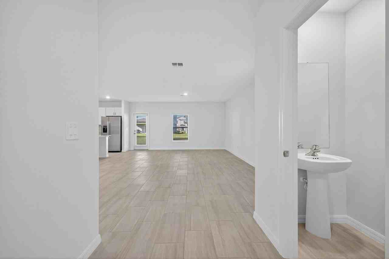 8510 Sea Ray Run - Photo 7 of 36