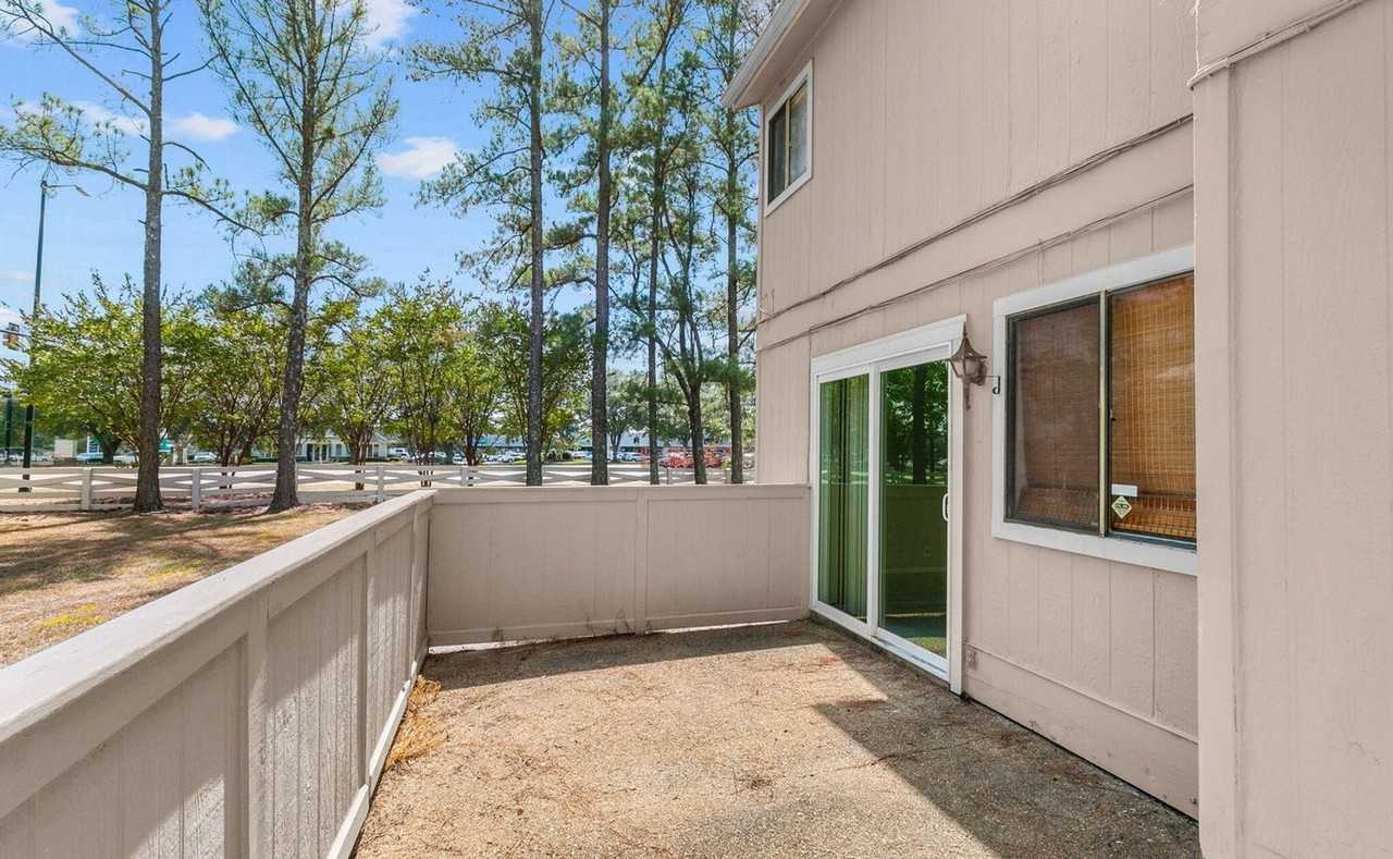 174 Lakebend Cir - Photo 3 of 36