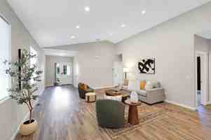 featured image of 723 S Hatch St