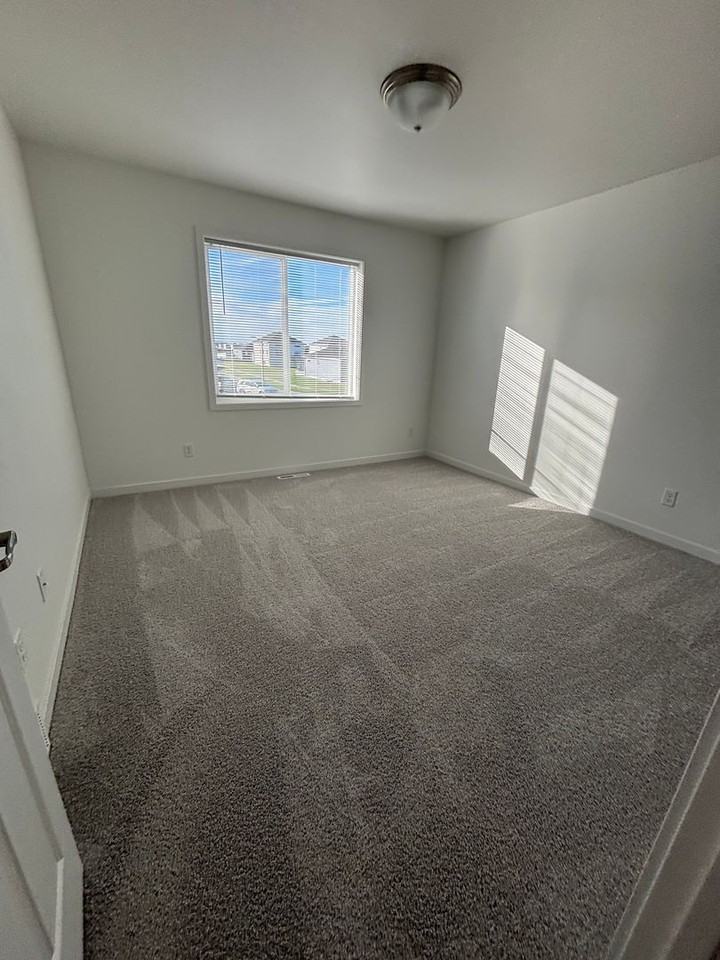 6816 27th St S - Photo 4 of 11