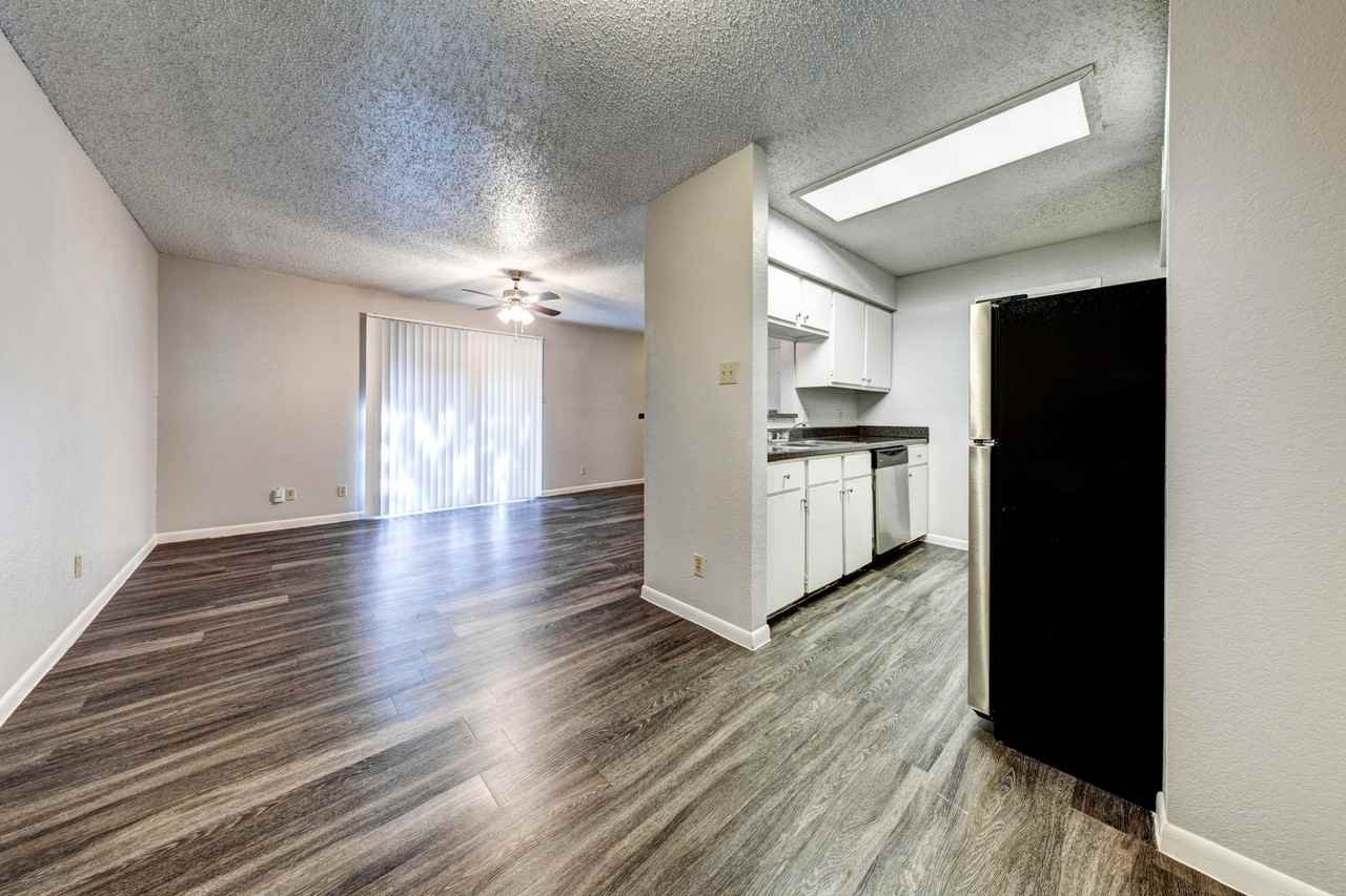 Chimney Park Apartments - Photo 7 of 16