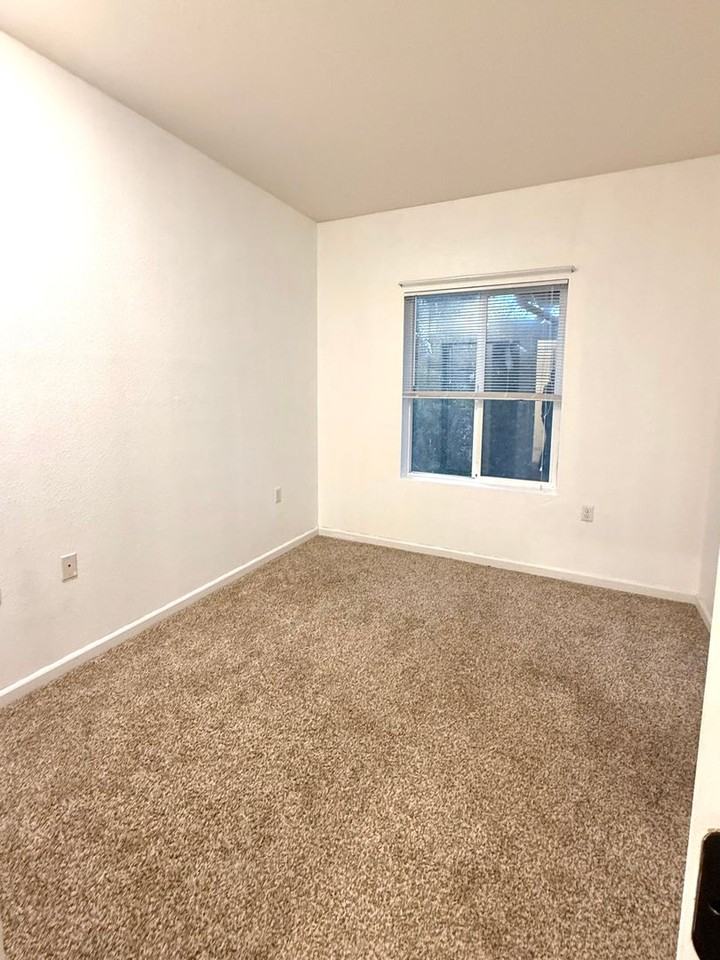4545 Wheaton Dr #D370 - Photo 7 of 18