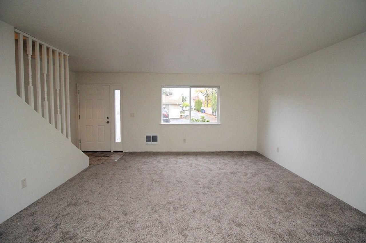 2652 2652 - 2658 SE 125th Ave - Photo 3 of 25