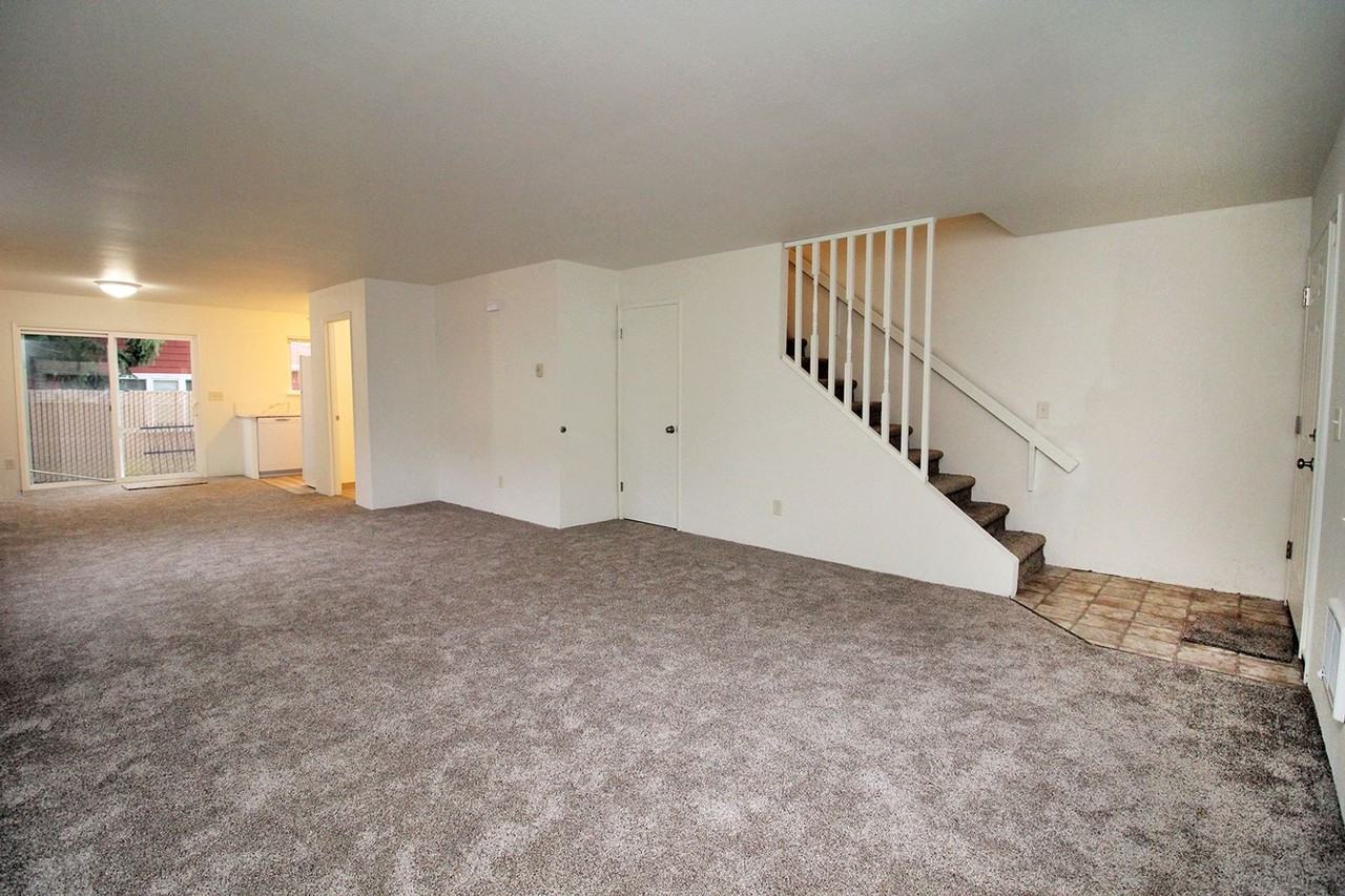 2652 2652 - 2658 SE 125th Ave - Photo 5 of 25