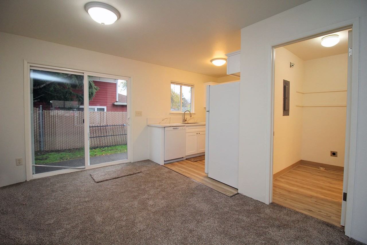 2652 2652 - 2658 SE 125th Ave - Photo 6 of 25