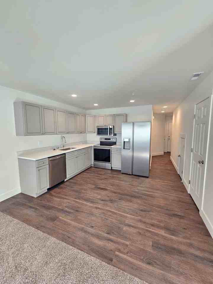 211 E 6th Ave - Photo 2 of 13