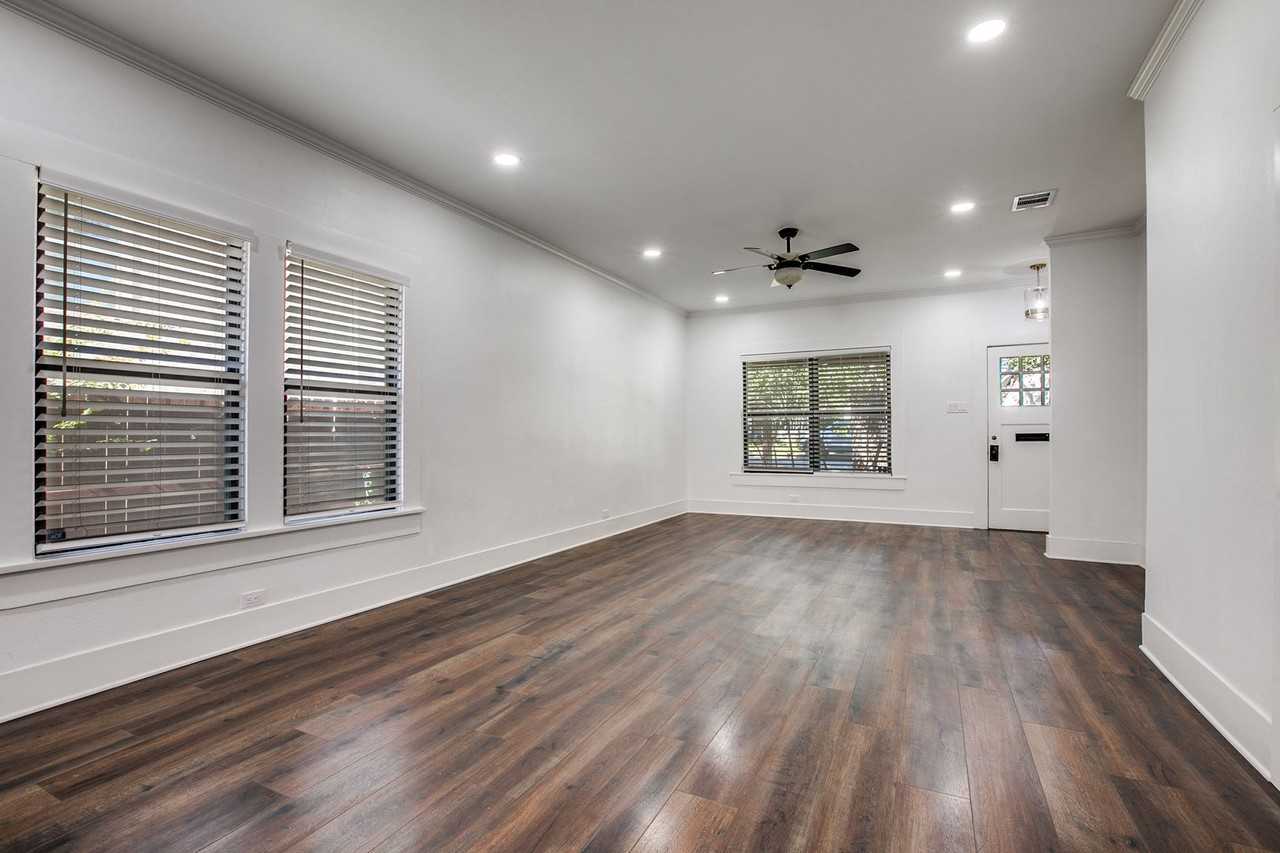 230 Normandy Ave - Photo 4 of 36