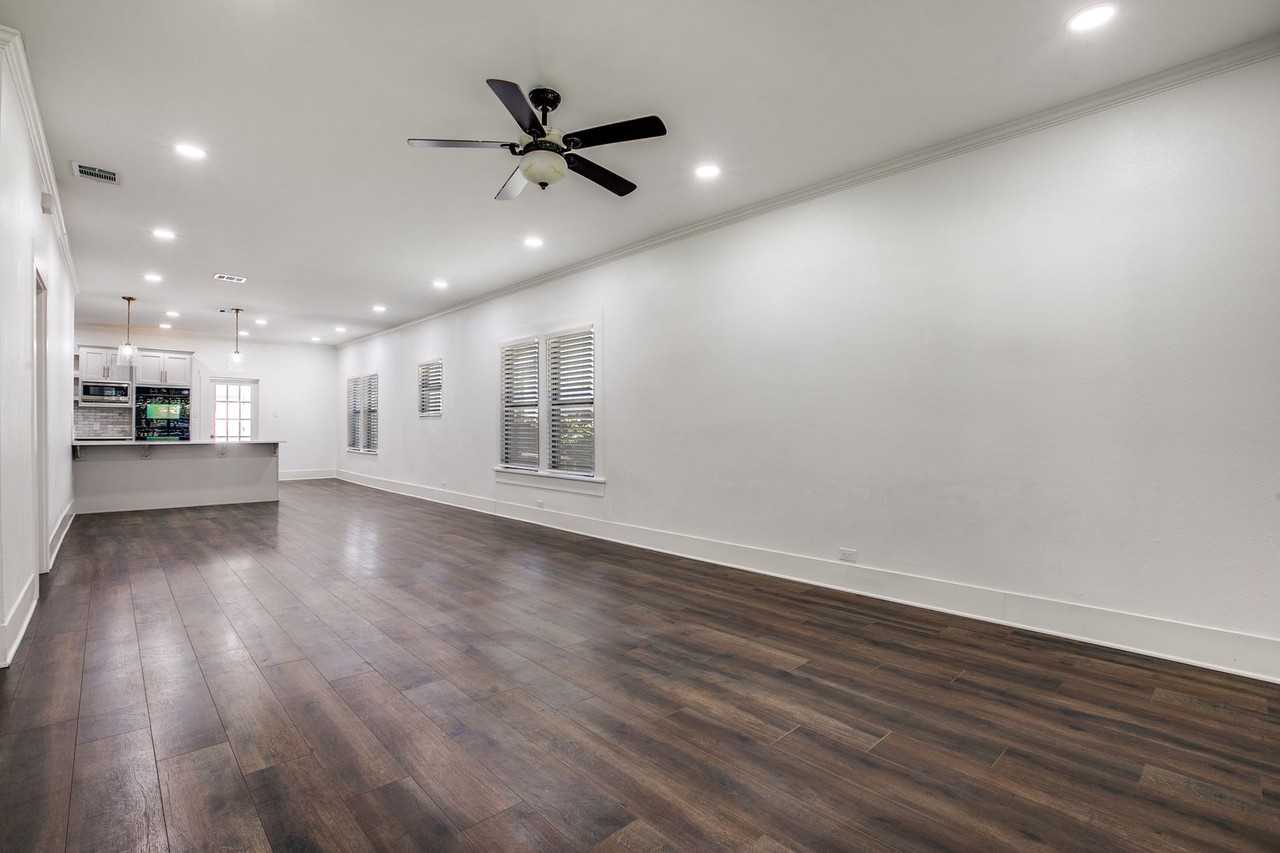 230 Normandy Ave - Photo 7 of 36