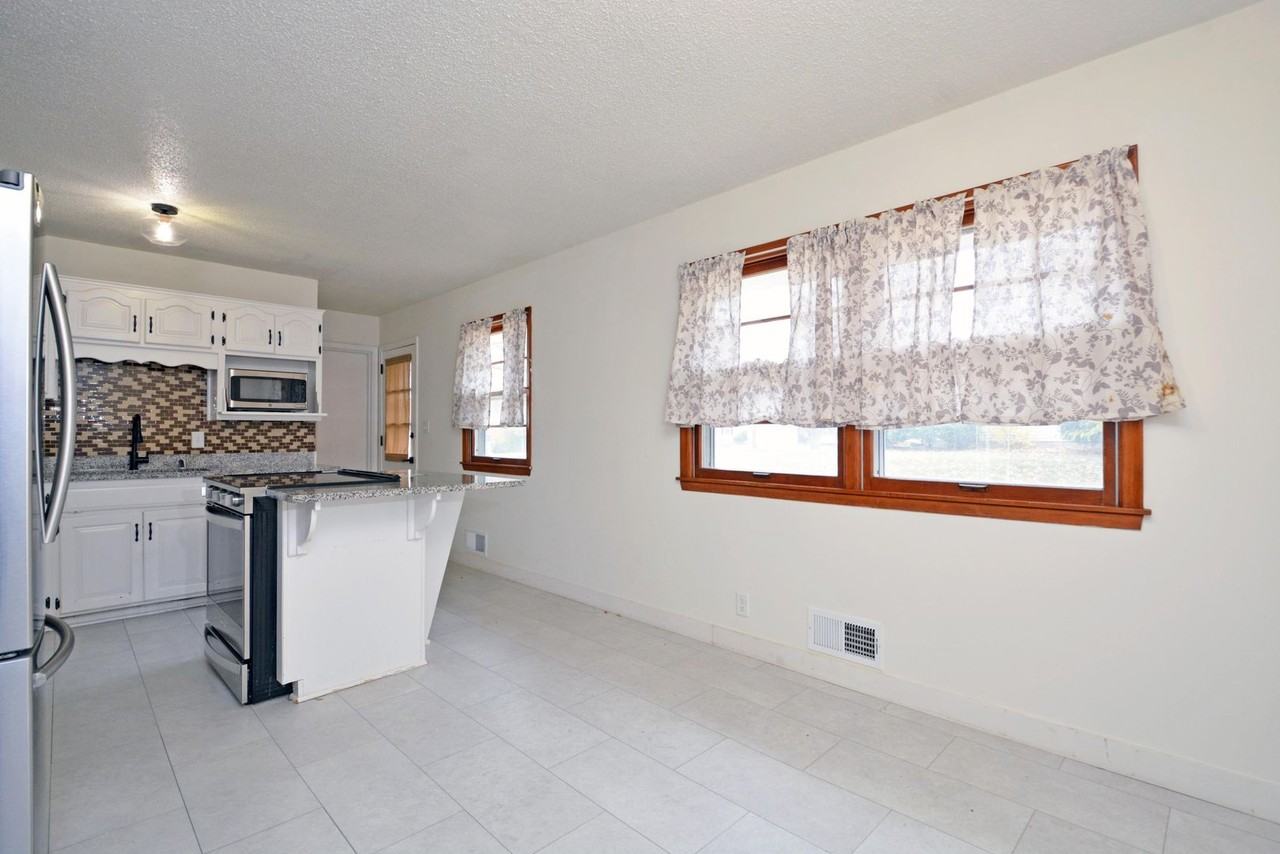 4533 West 85th Street - Photo 6 of 21