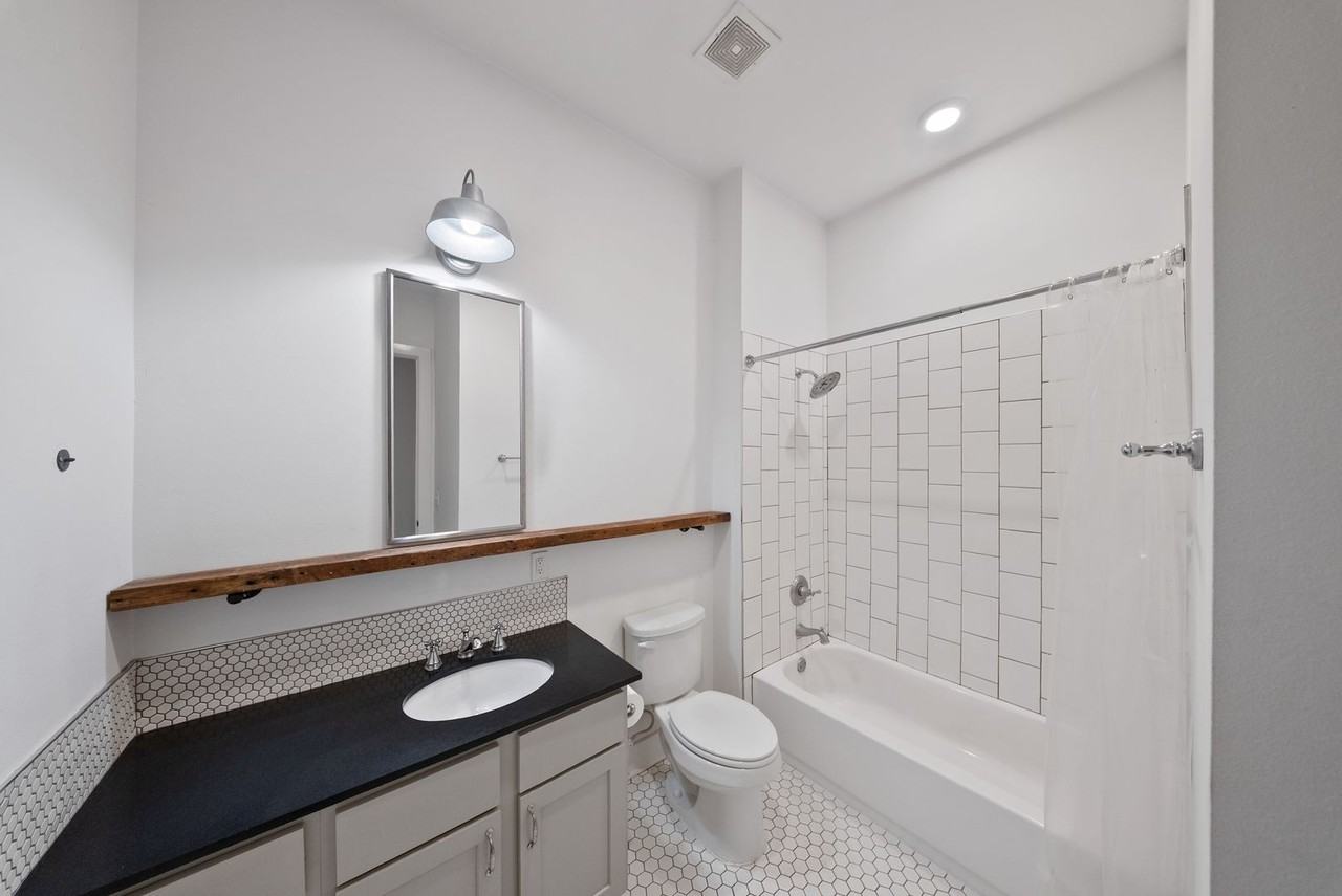 255 E Boyd Dr - Photo 7 of 10