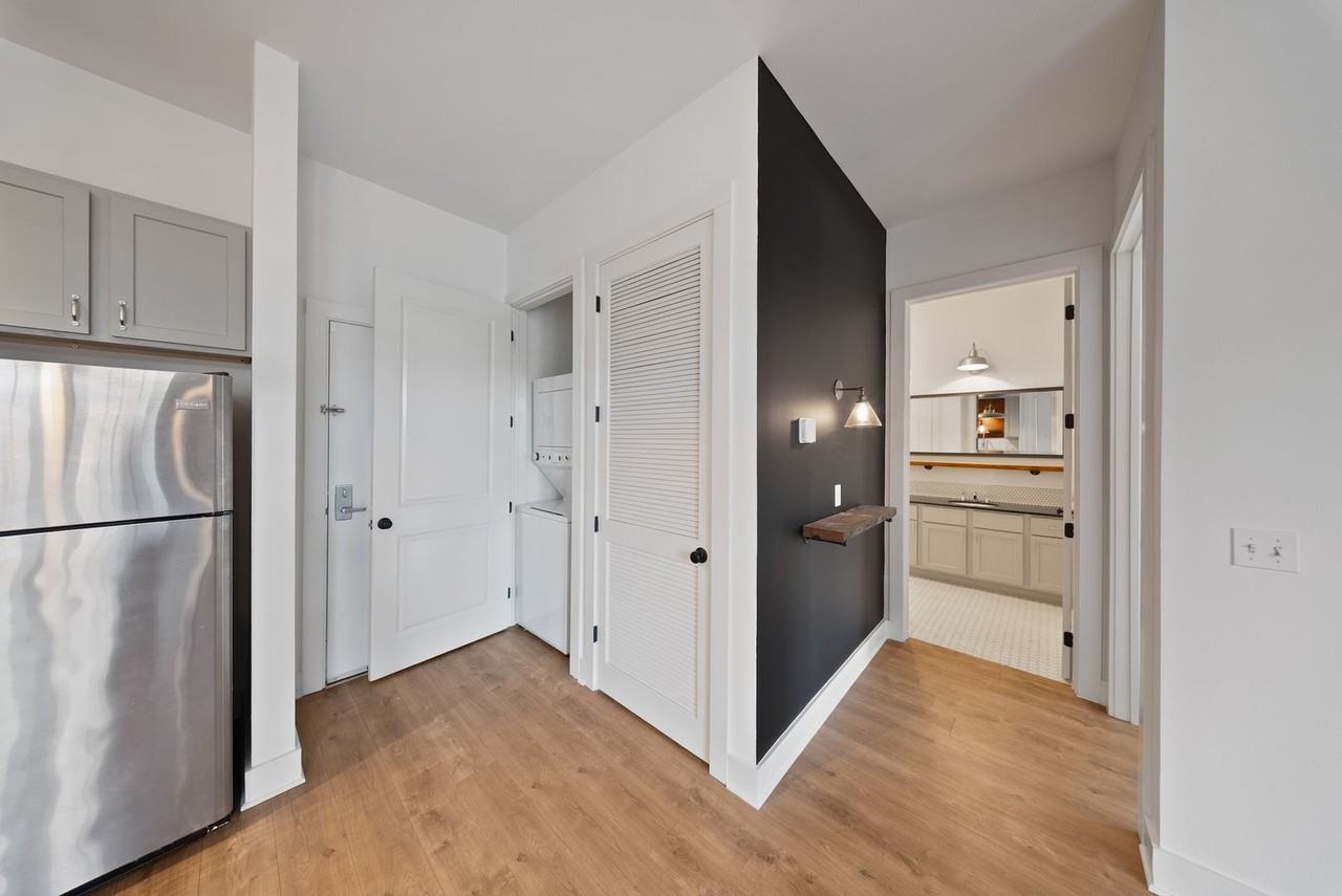 255 E Boyd Dr - Photo 3 of 13