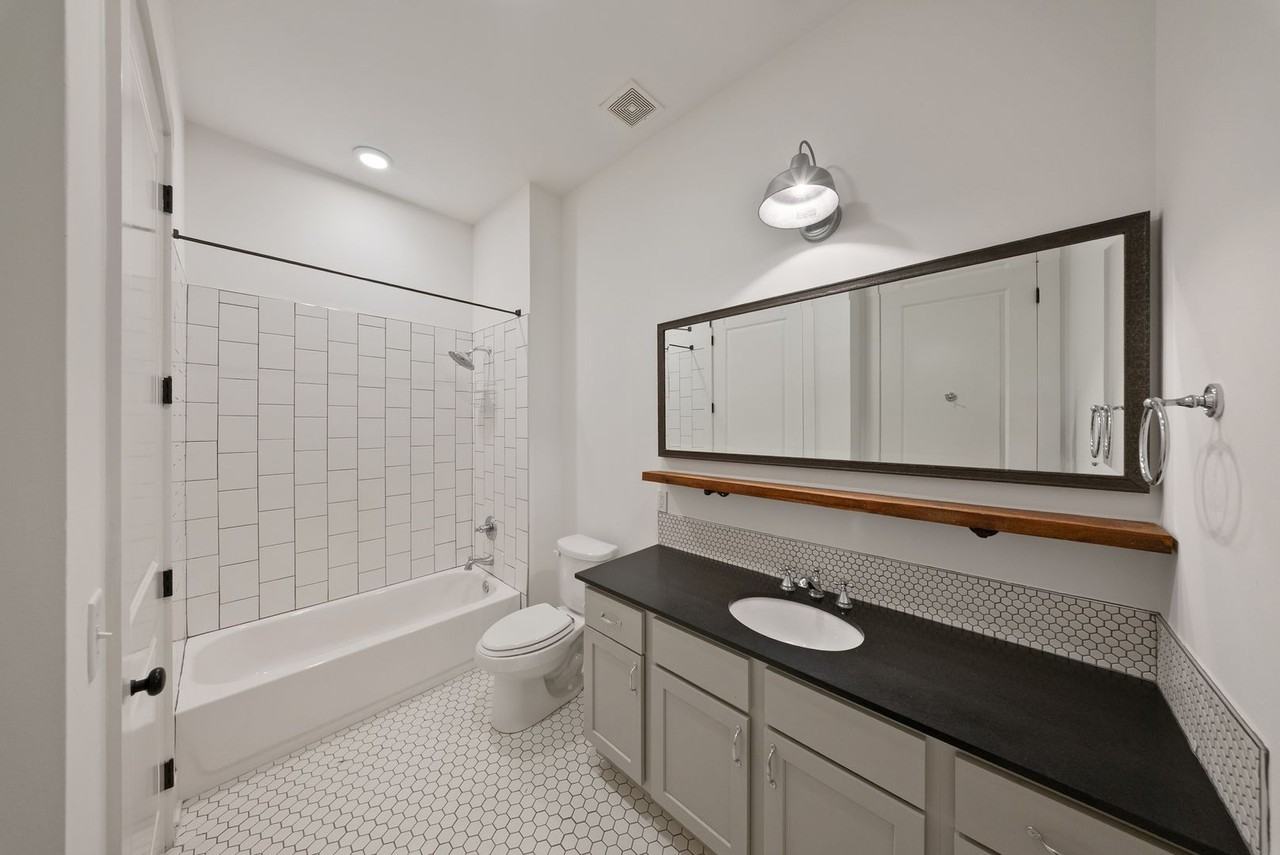 255 E Boyd Dr - Photo 6 of 13