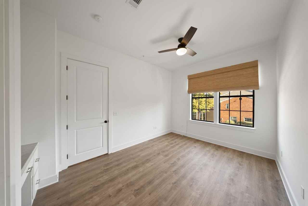 255 E Boyd Dr - Photo 7 of 13