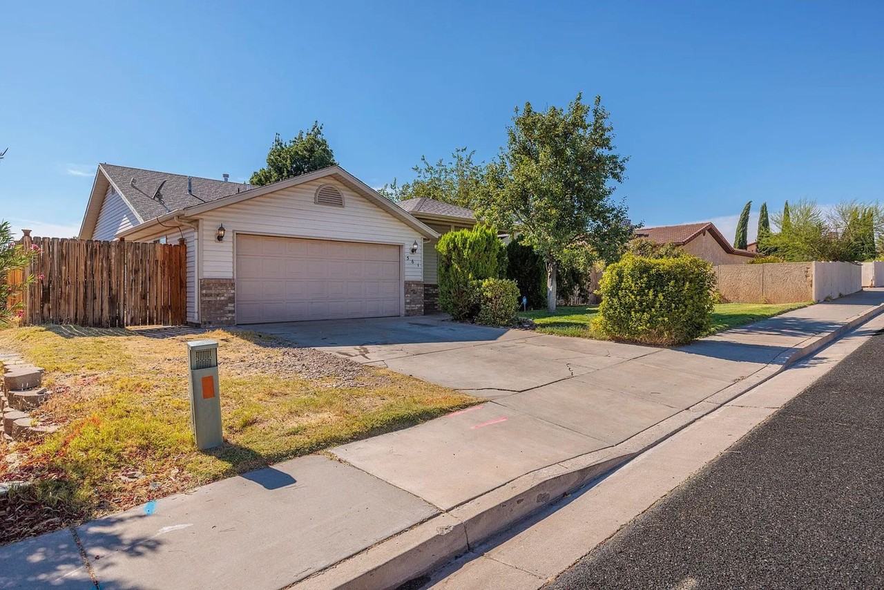 561 N Westridge Dr - Photo 6 of 23