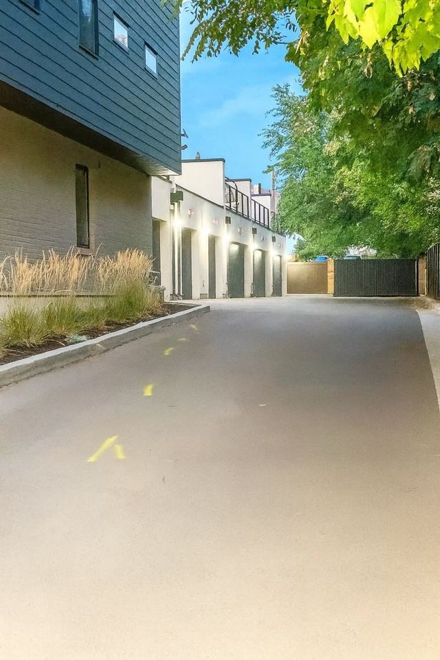 537 S 500 E - Photo 3 of 20