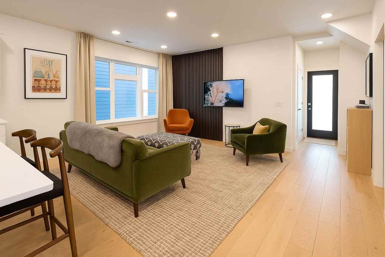 537 S 500 E - Photo 7 of 20