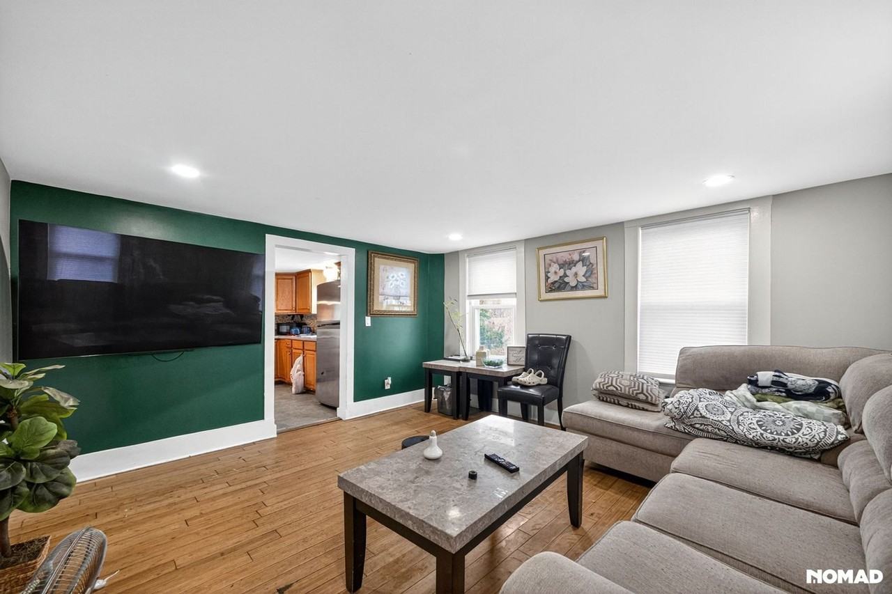 53 W Broadway - Photo 5 of 24