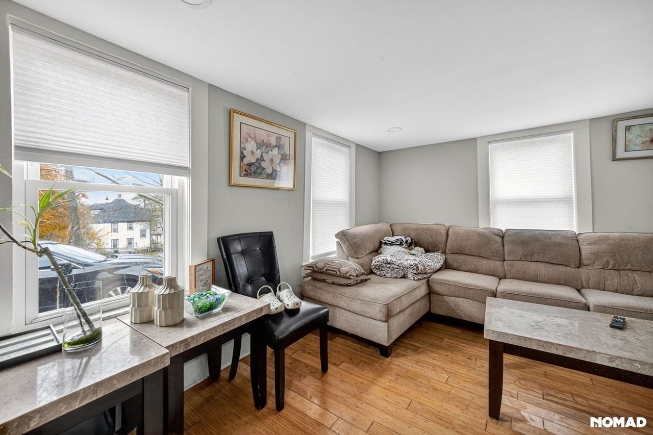 53 W Broadway - Photo 7 of 24