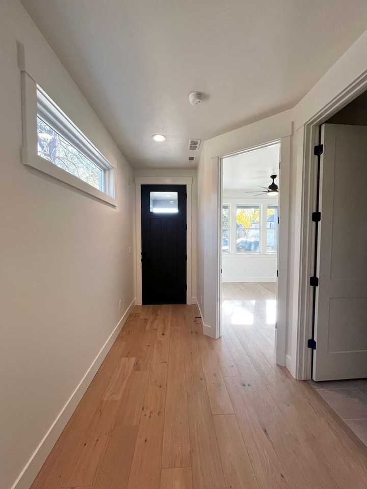 626 E Krall St - Photo 2 of 35