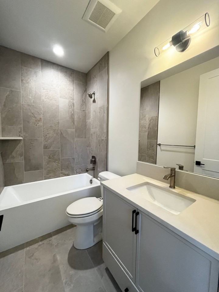 626 E Krall St - Photo 6 of 35