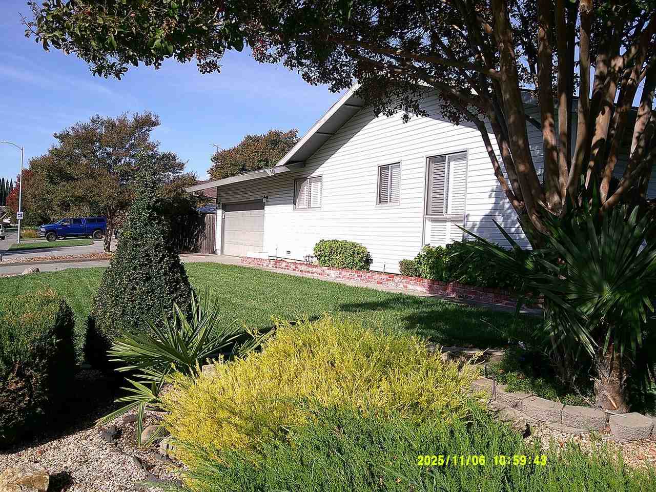 390 S Almond St - Photo 6 of 50