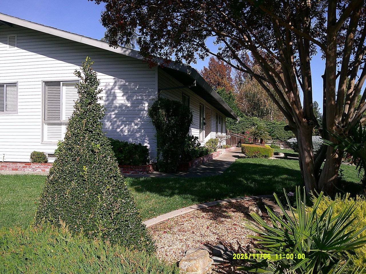 390 S Almond St - Photo 7 of 50