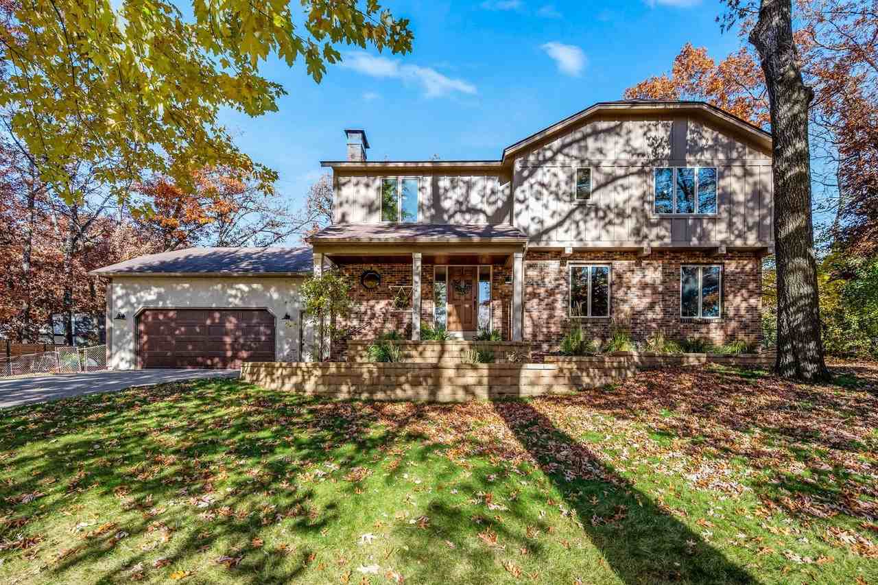 16425 Kingswood Ct - Photo 3 of 37