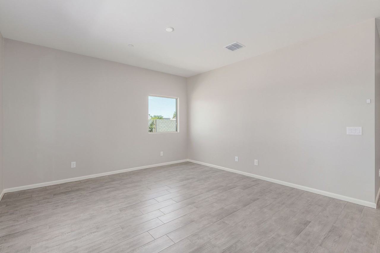 733 E Commonwealth Ave - Photo 6 of 50