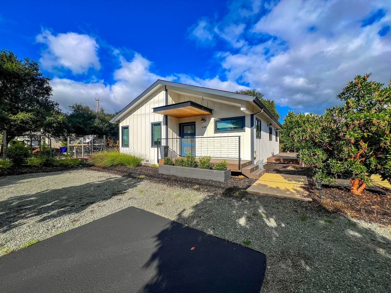 3228A Vichy Ave - Photo 3 of 24