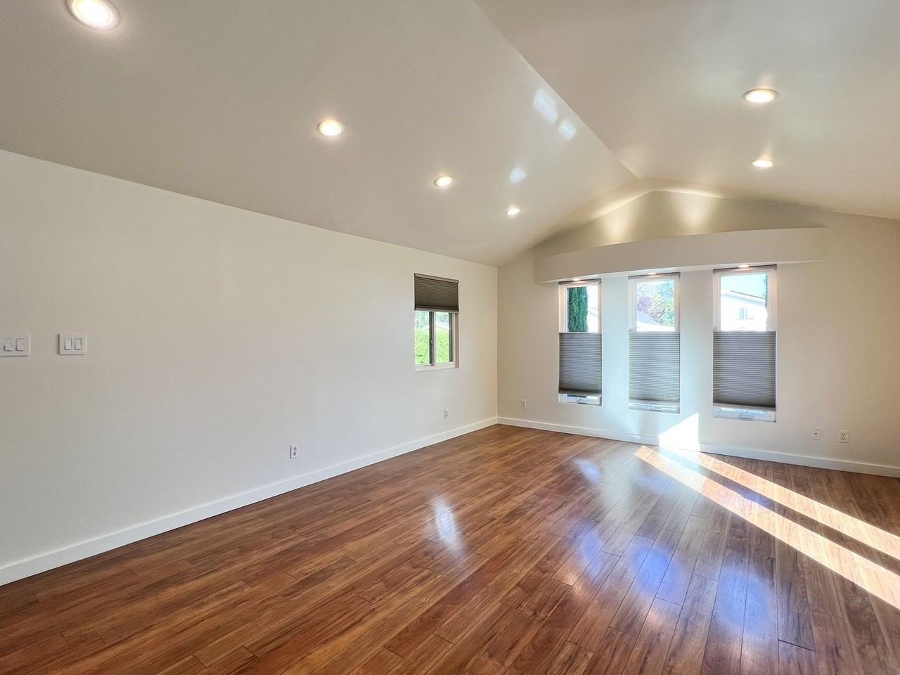 2111 Marin St - Photo 7 of 18