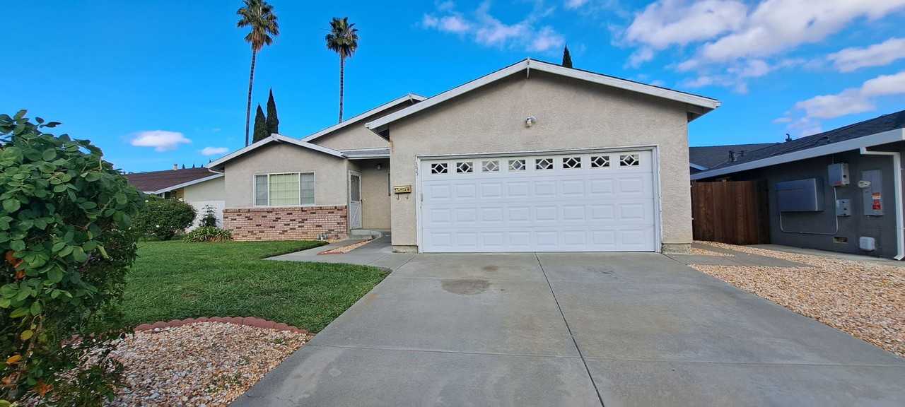 355 Spindrift Way - Photo 2 of 27