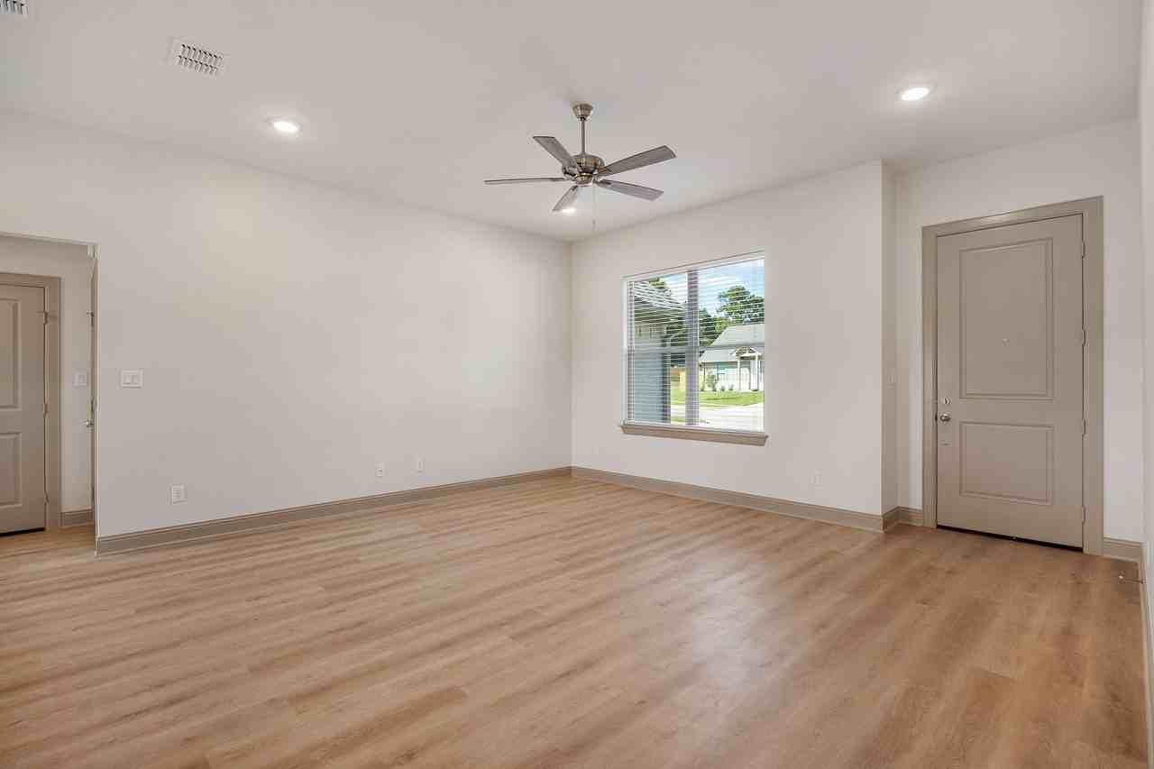 3194 Dogwood Park Ct - Photo 2 of 27