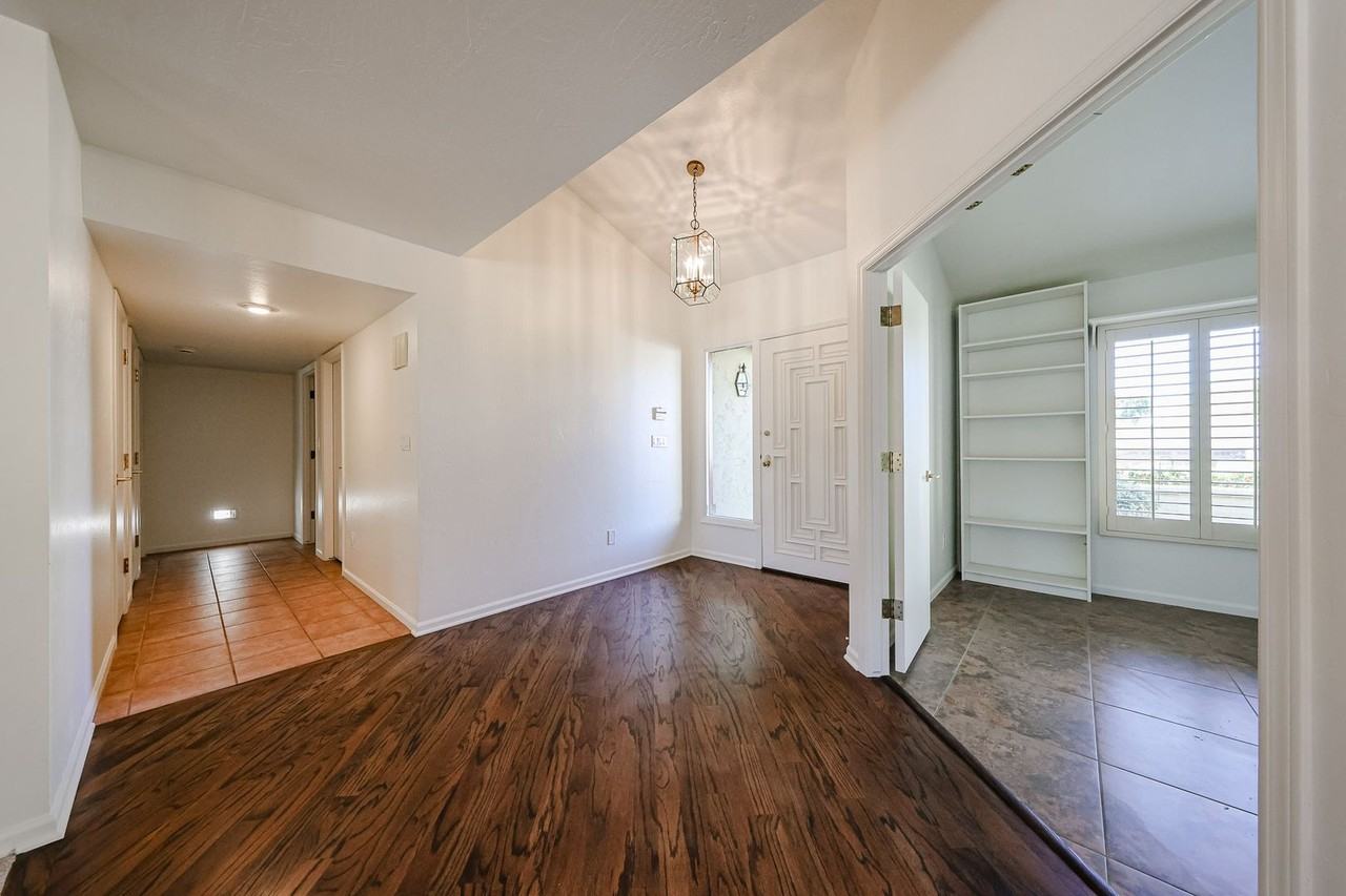 8308 E Vista De Valle - Photo 5 of 39