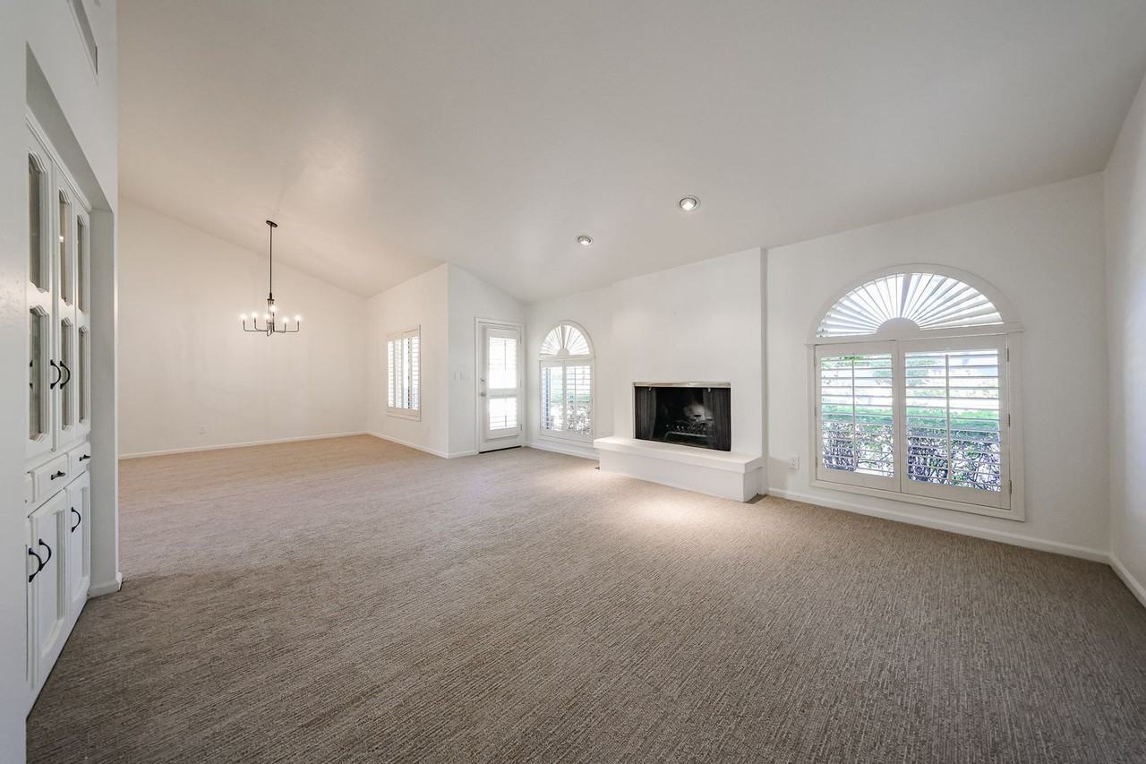 8308 E Vista De Valle - Photo 7 of 39