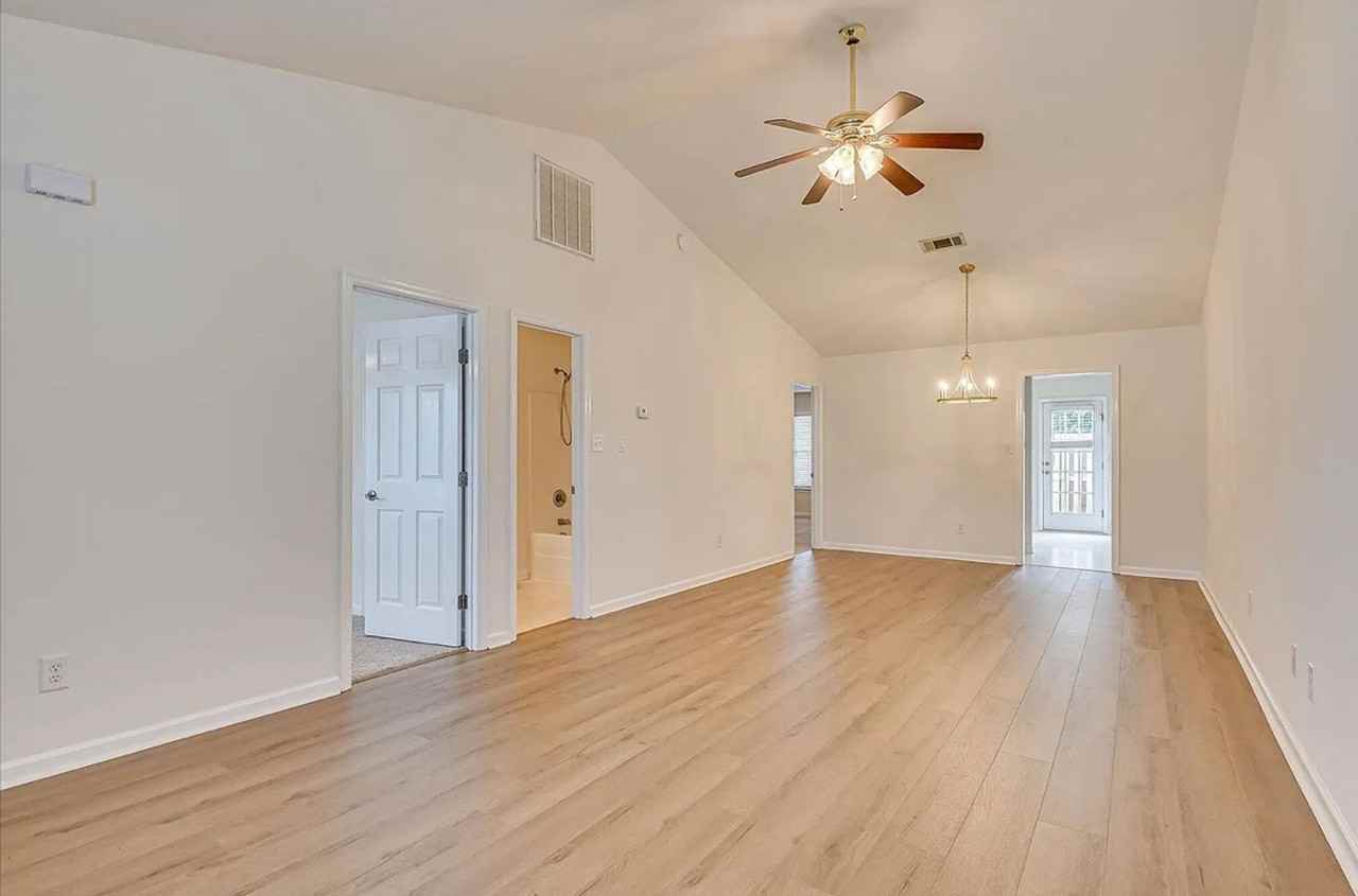 307 Brock Ln - Photo 2 of 9