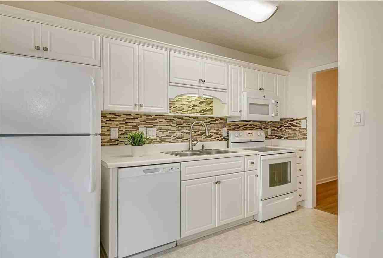 307 Brock Ln - Photo 3 of 9