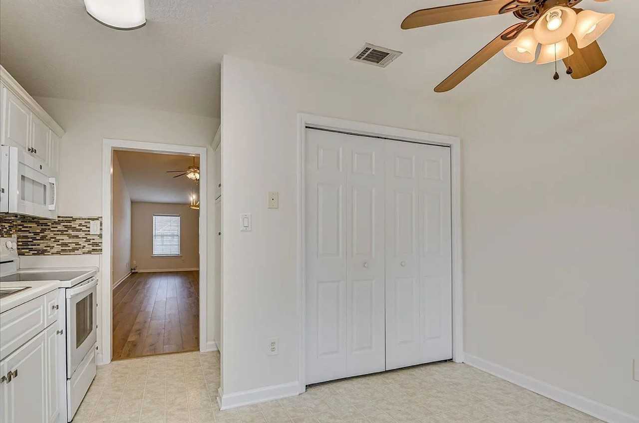 307 Brock Ln - Photo 4 of 9