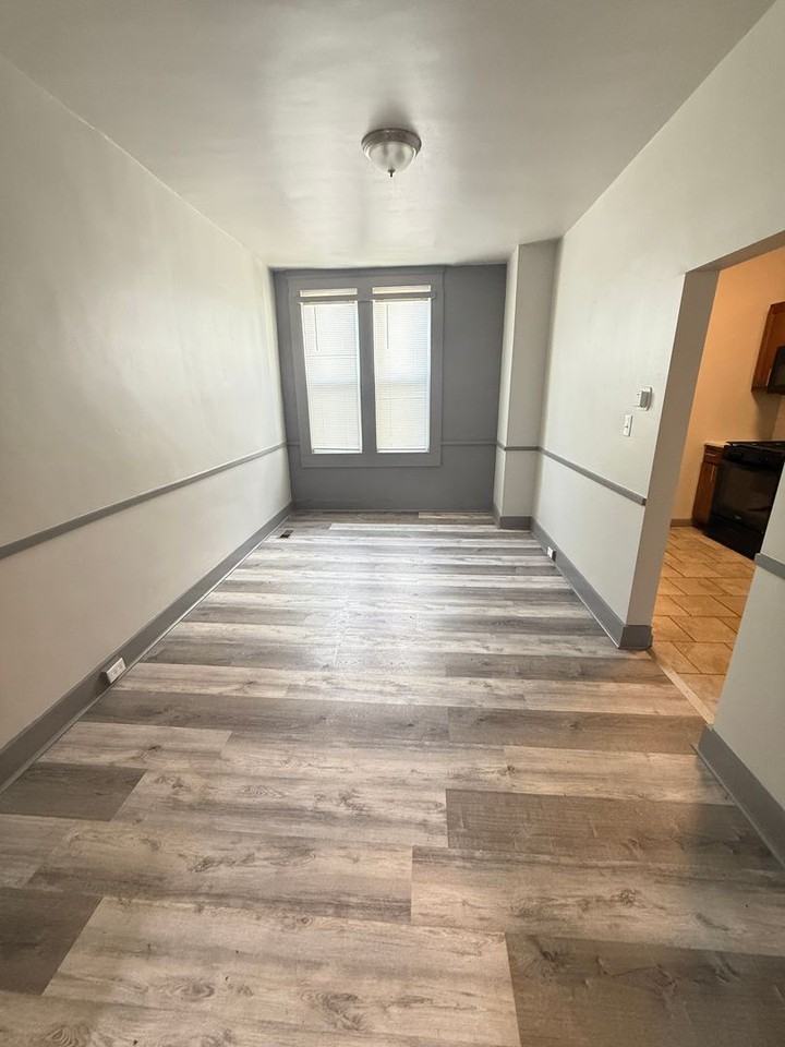 4027 Belwood Ave - Photo 2 of 17