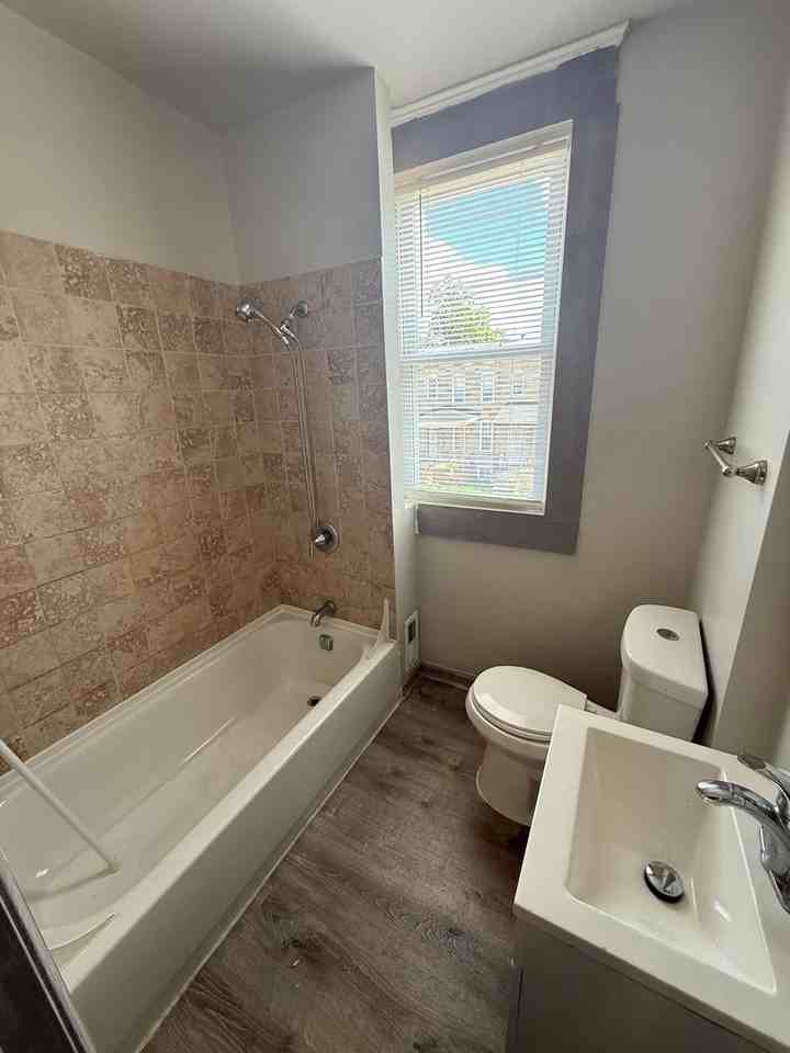 4027 Belwood Ave - Photo 7 of 17