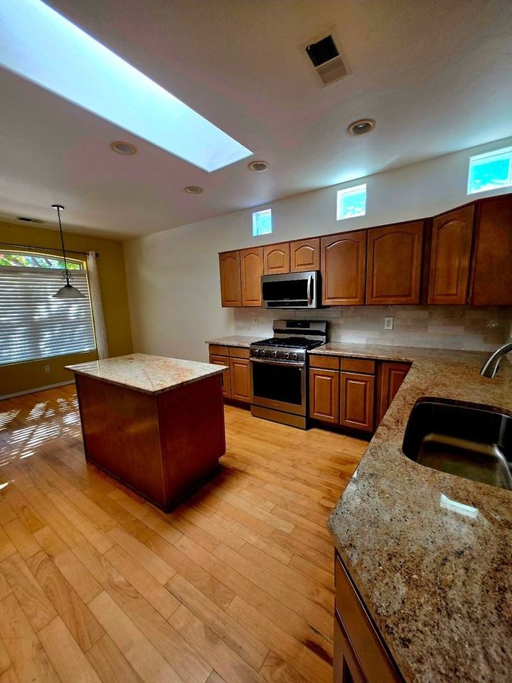 7327 Blue Cypress Ave Ne - Photo 6 of 28