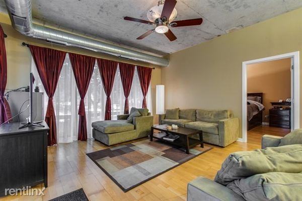 1000 N Kingsbury St - Photo 2 of 10