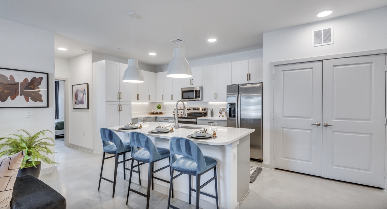 8113 South Interstate 35 Frontage Road - Photo 3 of 8