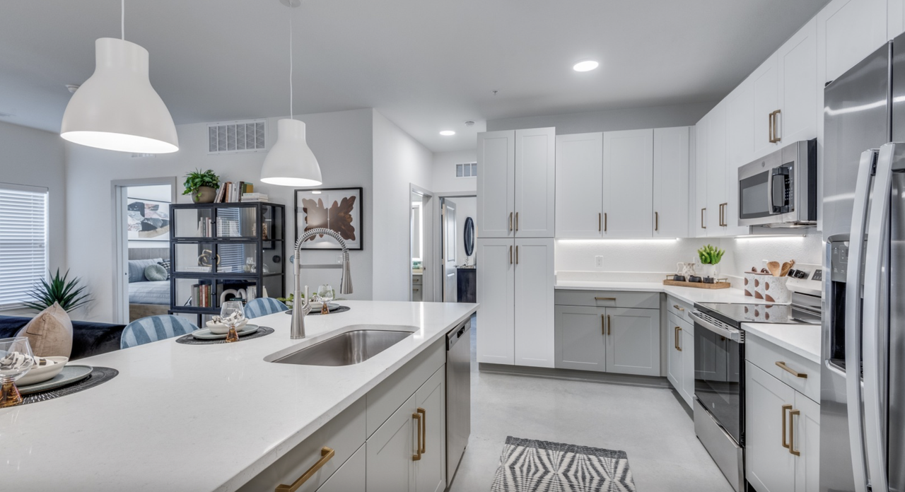 8113 South Interstate 35 Frontage Road - Photo 4 of 8