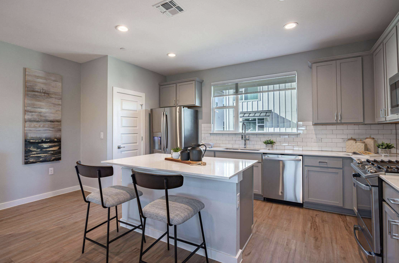 11118 South 1st Street - Photo 3 of 17