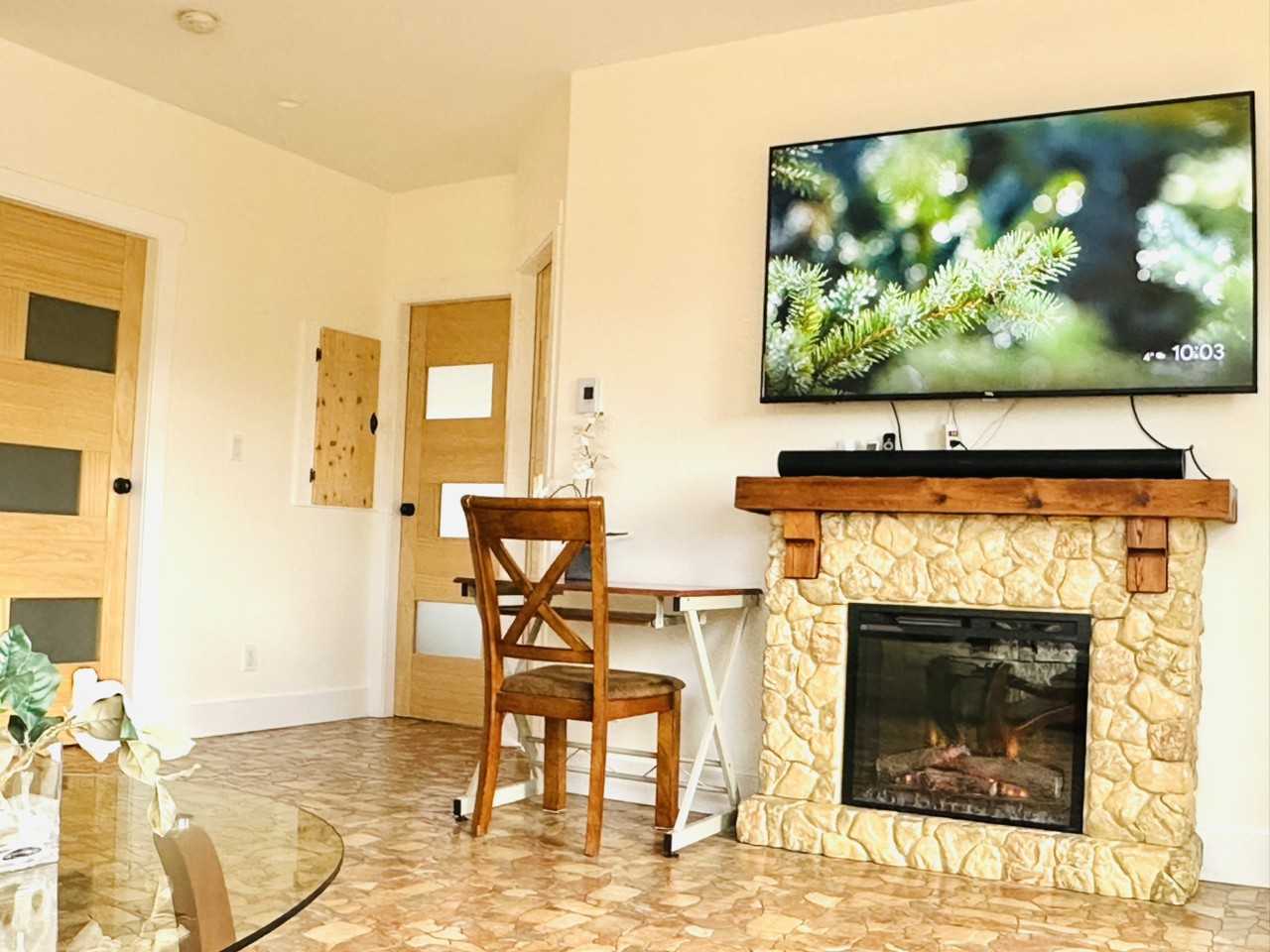 580 Radant Rd - Photo 2 of 19